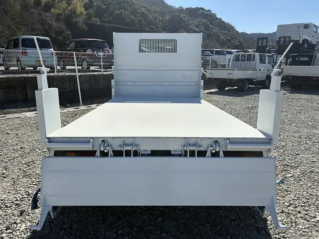 いすゞ エルフ PB-NKR81AD(2WD)の写真31