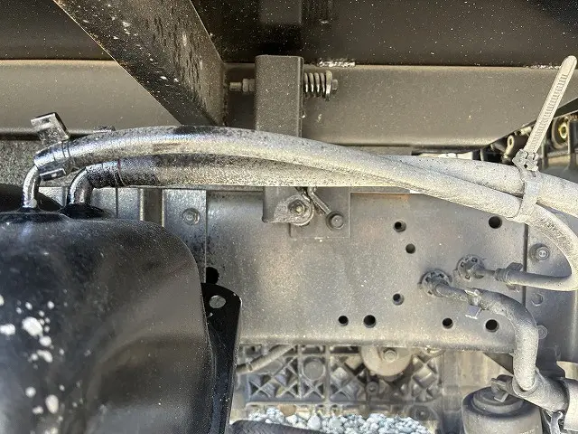 いすゞ エルフ PB-NKR81AD(2WD)の写真39