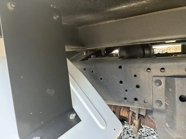 いすゞ エルフ PB-NKR81AD(2WD)の写真40