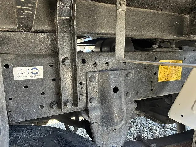 いすゞ エルフ PB-NKR81AD(2WD)の写真44