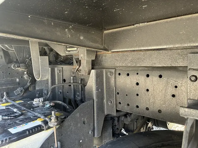 いすゞ エルフ PB-NKR81AD(2WD)の写真45