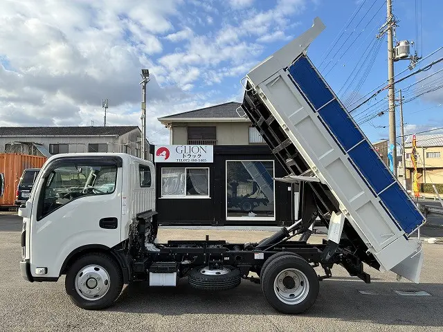 いすゞ エルフ 2RG-NKR88AT(2WD)の写真4