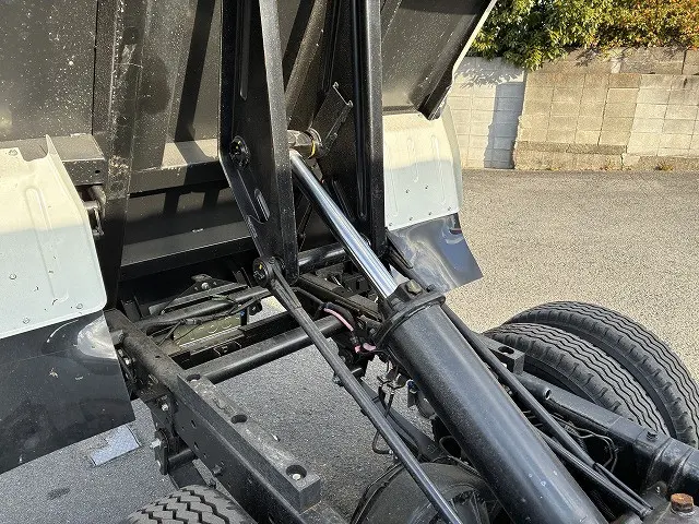 いすゞ エルフ 2RG-NKR88AT(2WD)の写真24