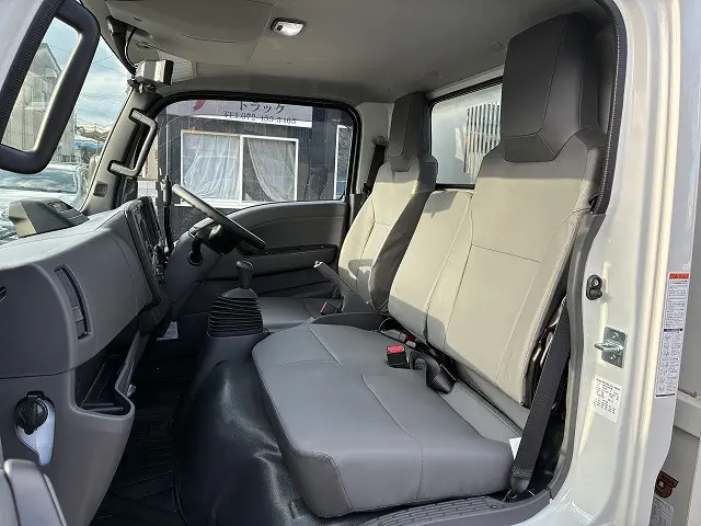 いすゞ エルフ 2RG-NKR88AT(2WD)の写真32