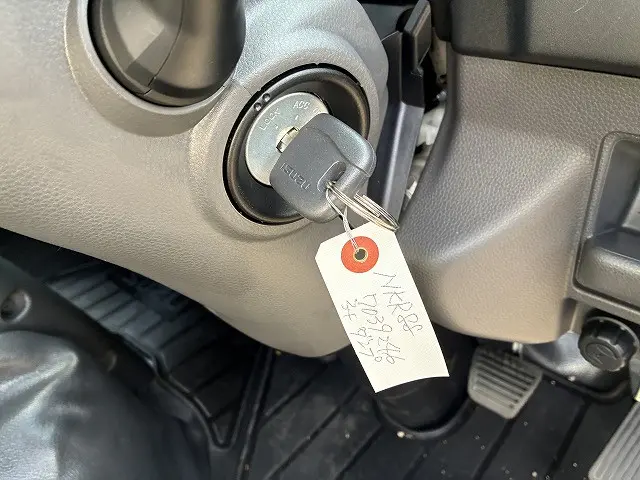 いすゞ エルフ 2RG-NKR88AT(2WD)の写真35