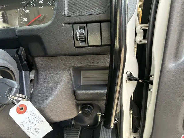 いすゞ エルフ 2RG-NKR88AT(2WD)の写真36