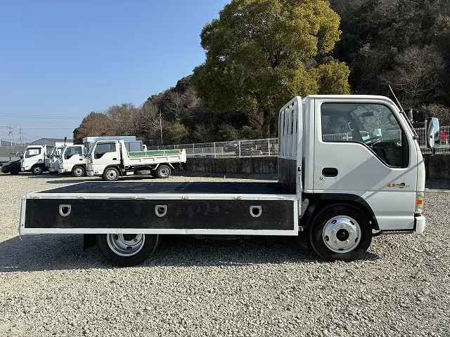 いすゞ エルフ KR-NKR81E(2WD)の写真12