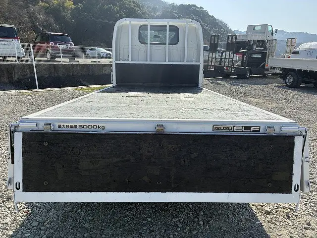 いすゞ エルフ KR-NKR81E(2WD)の写真14
