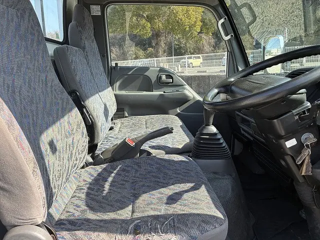 いすゞ エルフ KR-NKR81E(2WD)の写真29