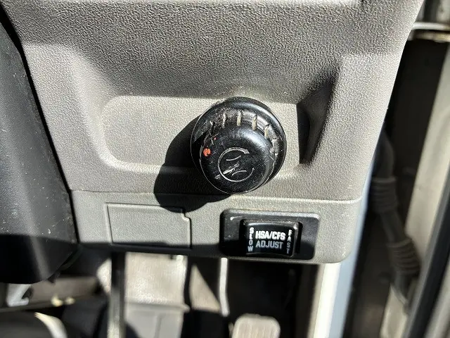 いすゞ エルフ KR-NKR81E(2WD)の写真37