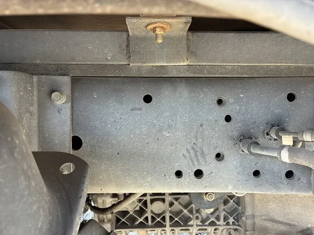 いすゞ エルフ KR-NKR81E(2WD)の写真39