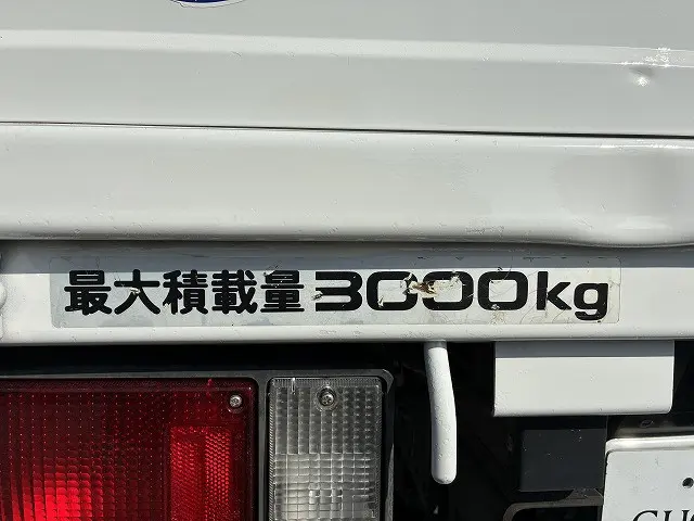 いすゞ エルフ KR-NKR81E(2WD)の写真42