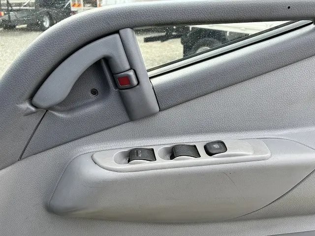 三菱 キャンター KK-FE83EEY(2WD)の写真36