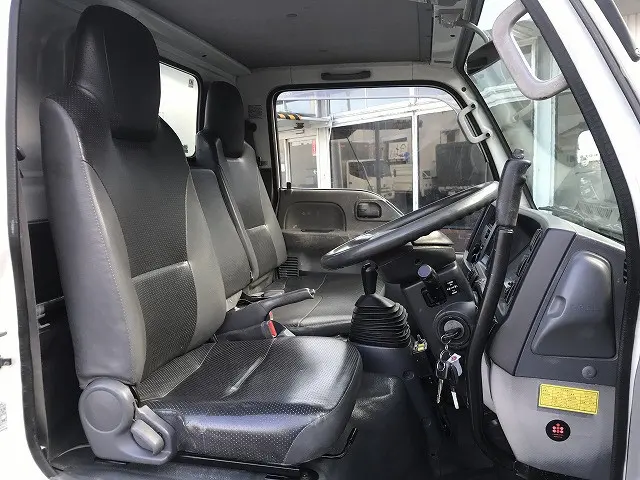 いすゞ エルフ TKG-NJR85AD(2WD)の写真40