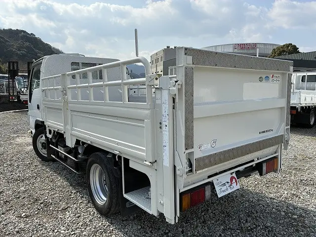 いすゞ エルフ TRG-NKR85A(2WD)の写真6