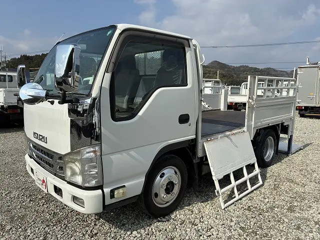 いすゞ エルフ TRG-NKR85A(2WD)の写真9
