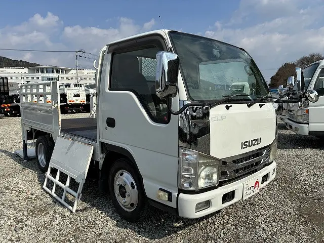 いすゞ エルフ TRG-NKR85A(2WD)の写真10