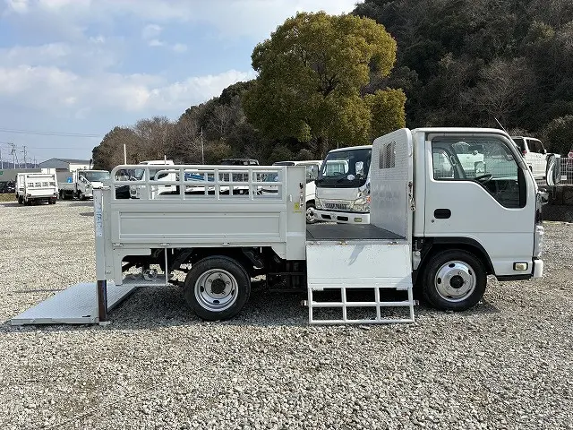 いすゞ エルフ TRG-NKR85A(2WD)の写真12