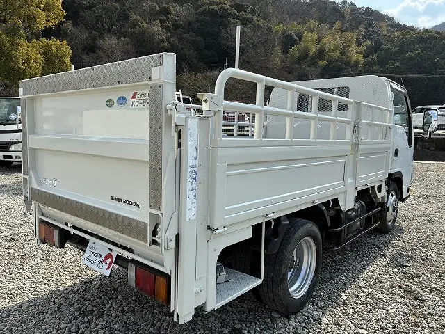 いすゞ エルフ TRG-NKR85A(2WD)の写真30