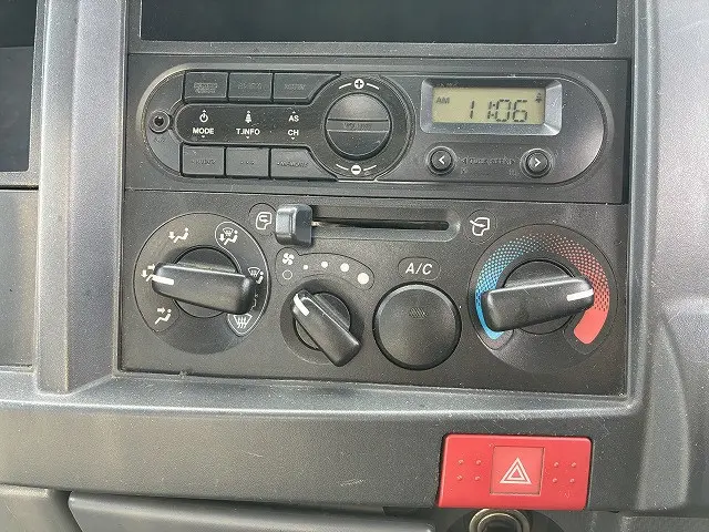 いすゞ エルフ TRG-NKR85A(2WD)の写真33