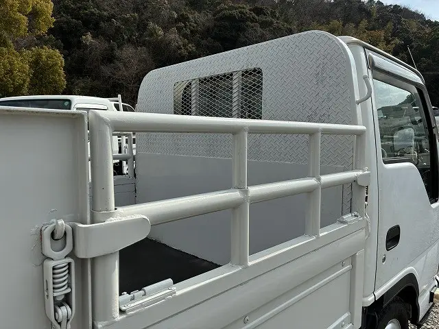 いすゞ エルフ TRG-NKR85A(2WD)の写真47
