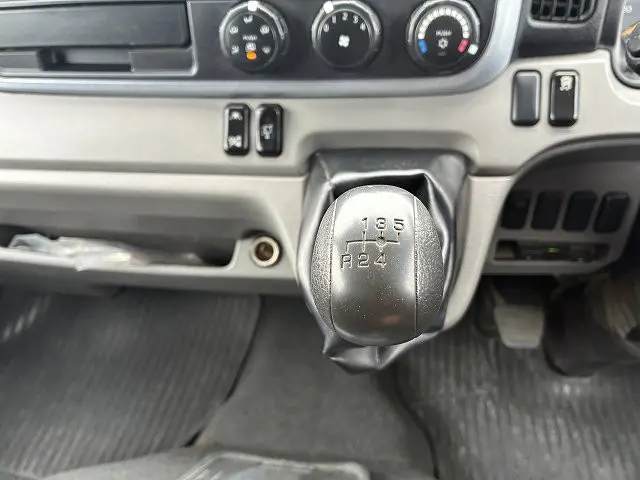 三菱 キャンター 2RG-FBA20(2WD)の写真48