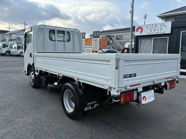 いすゞ エルフ 2TG-NJR88AF(2WD)の写真8
