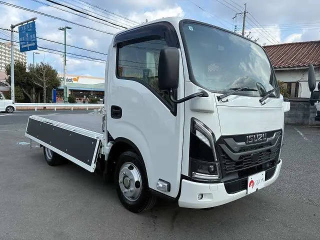 いすゞ エルフ 2TG-NJR88AF(2WD)の写真10