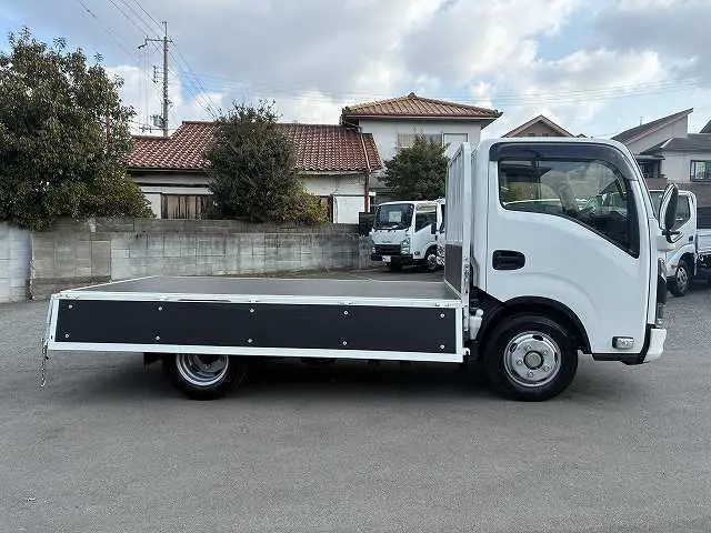 いすゞ エルフ 2TG-NJR88AF(2WD)の写真12