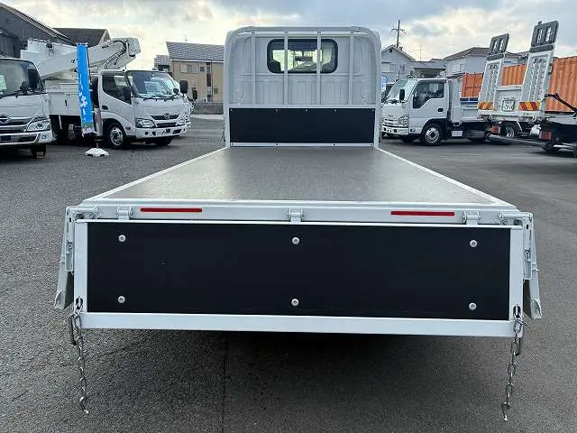 いすゞ エルフ 2TG-NJR88AF(2WD)の写真14