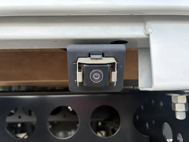 いすゞ エルフ 2TG-NJR88AF(2WD)の写真17