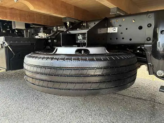 いすゞ エルフ 2TG-NJR88AF(2WD)の写真27