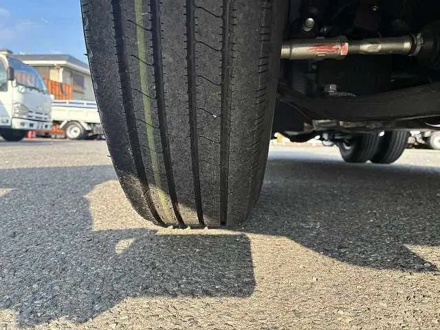 いすゞ エルフ 2TG-NJR88AF(2WD)の写真34