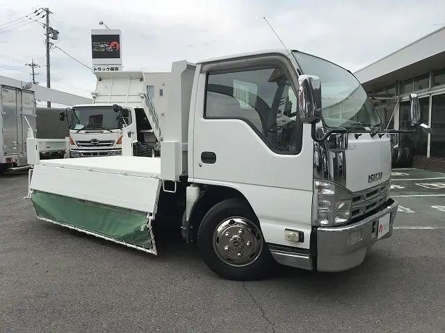 いすゞ エルフ SKG-NJR85AD(2WD)の写真18
