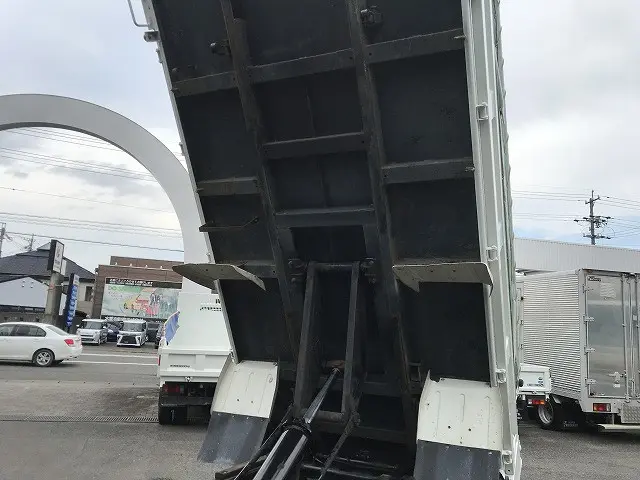 いすゞ エルフ SKG-NJR85AD(2WD)の写真39