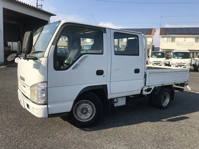 いすゞ エルフ BKG-NHR85A(2WD)の写真1