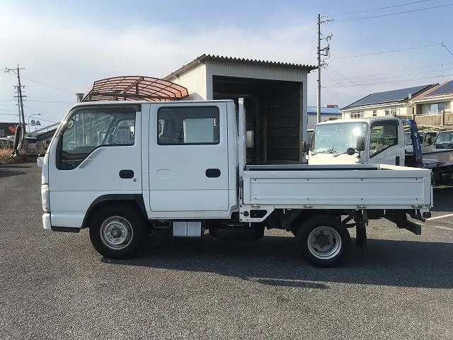 いすゞ エルフ BKG-NHR85A(2WD)の写真4