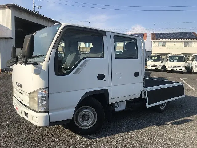 いすゞ エルフ BKG-NHR85A(2WD)の写真9