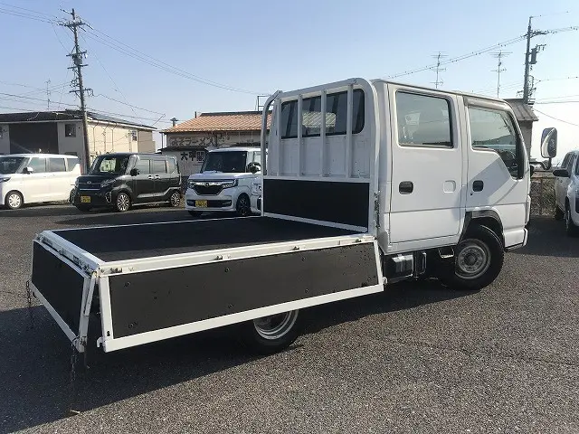 いすゞ エルフ BKG-NHR85A(2WD)の写真15