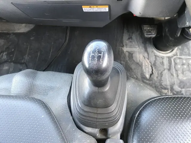 いすゞ エルフ BKG-NHR85A(2WD)の写真25