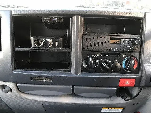 いすゞ エルフ BKG-NHR85A(2WD)の写真26