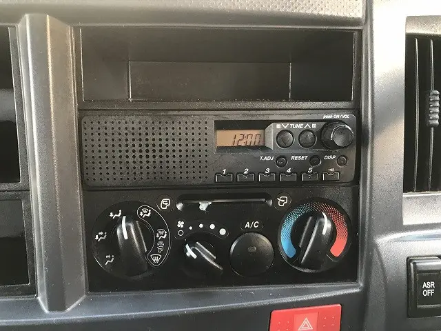 いすゞ エルフ BKG-NHR85A(2WD)の写真27