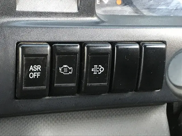 いすゞ エルフ BKG-NHR85A(2WD)の写真28