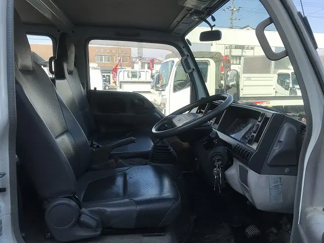 いすゞ エルフ BKG-NHR85A(2WD)の写真32