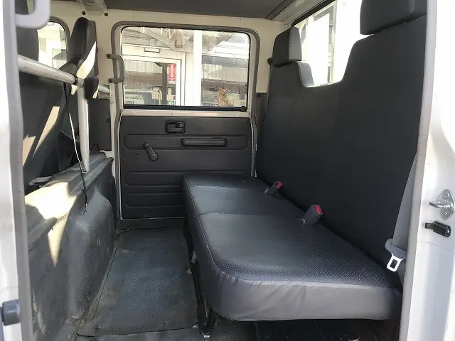 いすゞ エルフ BKG-NHR85A(2WD)の写真36