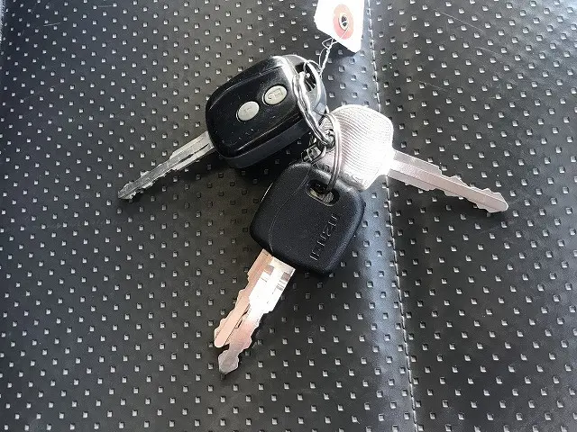 いすゞ エルフ BKG-NHR85A(2WD)の写真46