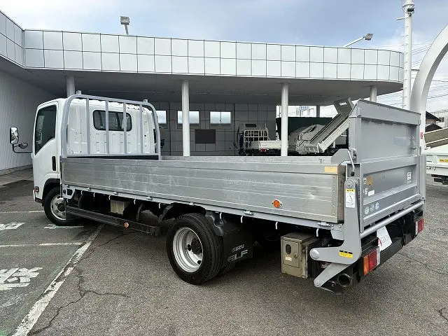 いすゞ エルフ BKG-NLR85AR(2WD)の写真6