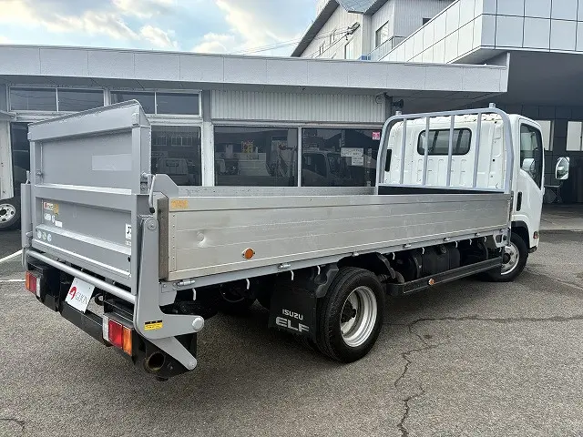 いすゞ エルフ BKG-NLR85AR(2WD)の写真8