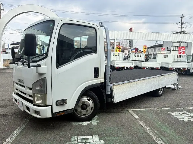 いすゞ エルフ BKG-NLR85AR(2WD)の写真9