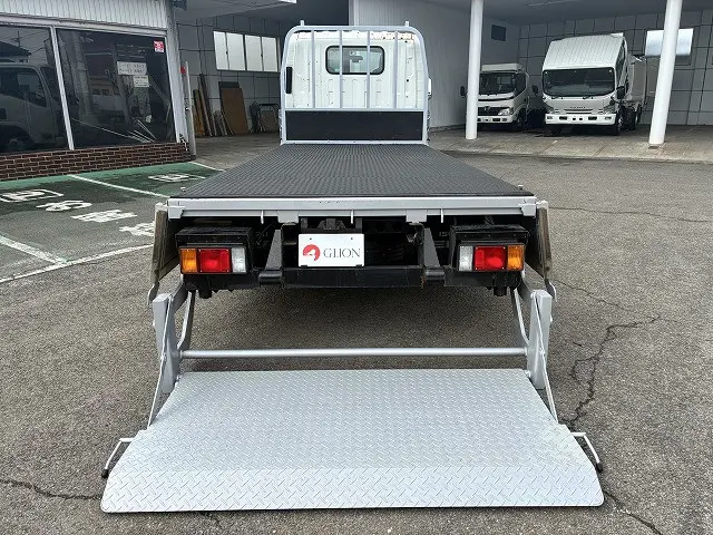 いすゞ エルフ BKG-NLR85AR(2WD)の写真14